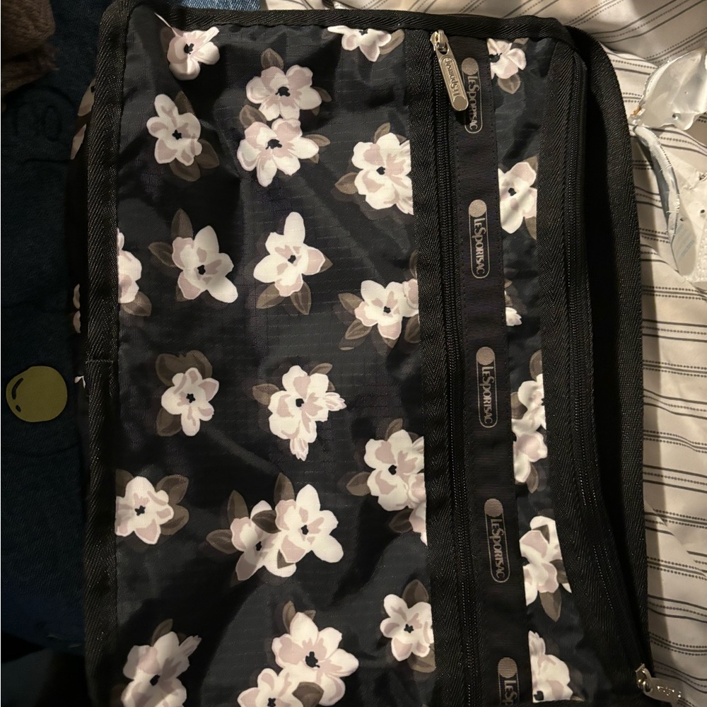 Le sportsac bag